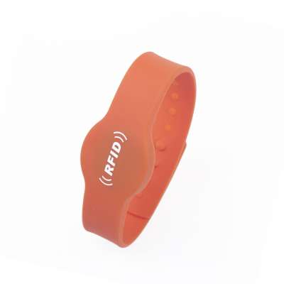 Fitness center waterproof reusable cashless 13.56Mhz silicone adjustable rfid wristband